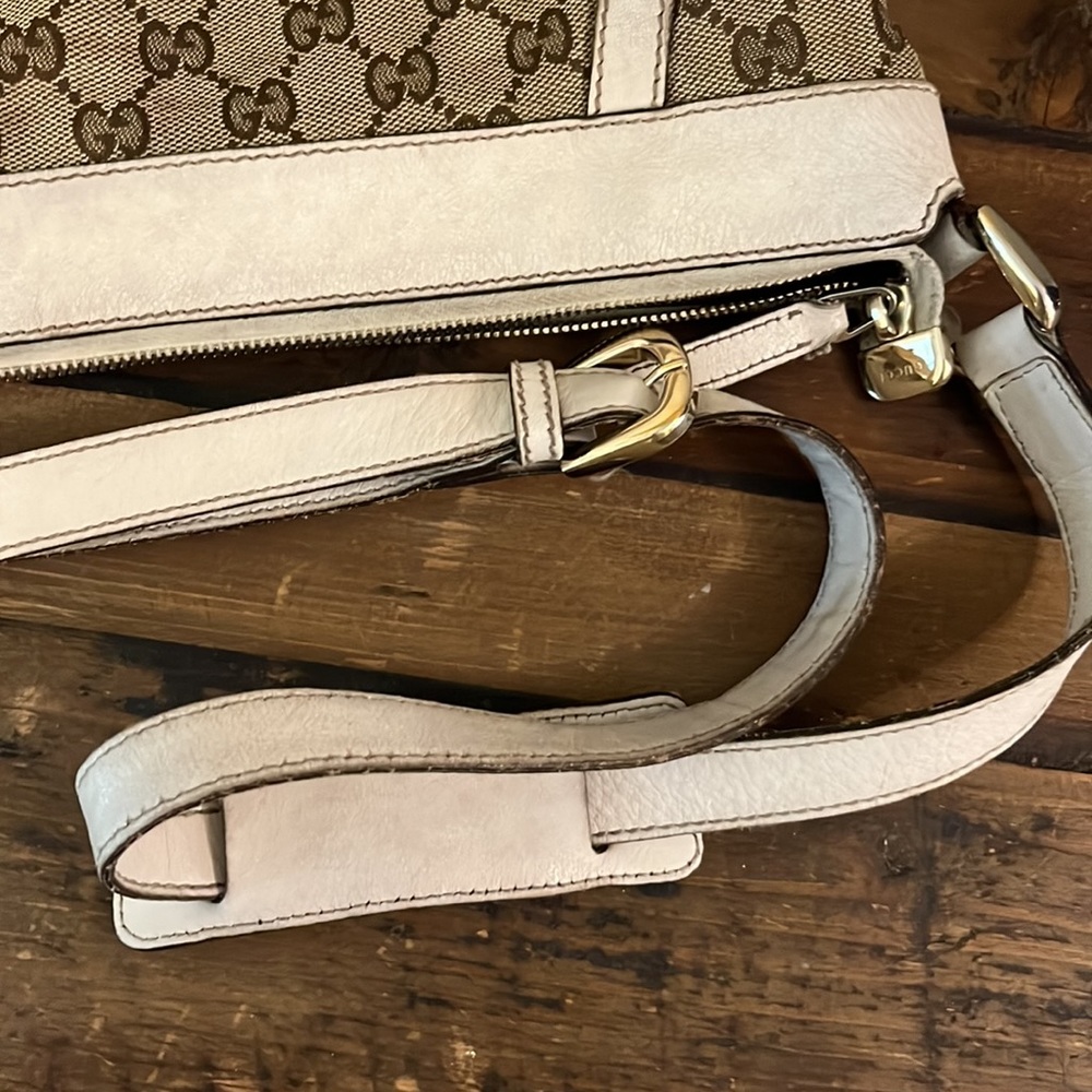 GUCCI Gg Canvas Beige Shoulder Bag - Picture 14 of 17